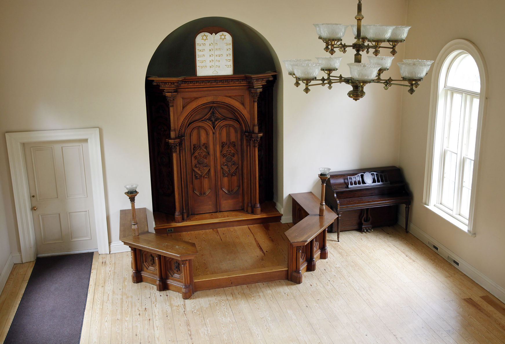 Interior, 2011